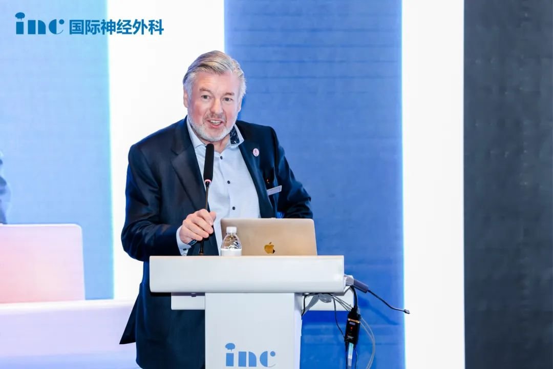 腦干海綿狀血管瘤手術——巴特朗菲教授