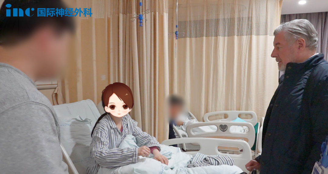 術(shù)前談話時(shí)，我們?cè)俅我姷叫πΑＴ卺t(yī)院病床上，等待手術(shù)的她，對(duì)于未來(lái)充滿希望。她喜歡笑，瞇著眼咧著嘴笑……