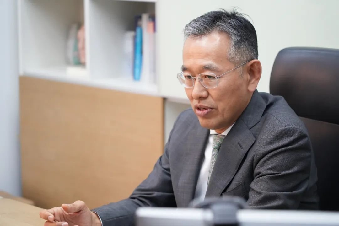 在沙龍結(jié)束之后，川島教授還接受了INC的專訪，針對(duì)煙霧病及動(dòng)脈瘤的治療、搭橋手術(shù)經(jīng)驗(yàn)心得、個(gè)人經(jīng)歷等方面展開分享，后續(xù)更多采訪細(xì)節(jié)，敬請(qǐng)關(guān)注INC官方賬號(hào)。