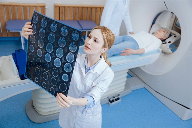 孕期女性腦膜瘤有哪些癥狀？如何治療？